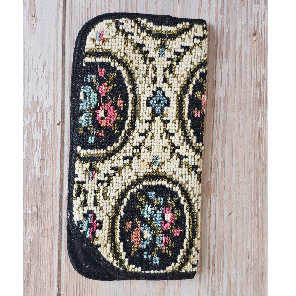Vintage Cross Stitch Needlepoint Glasses Case -Velvet Backing 7" x 3.5"